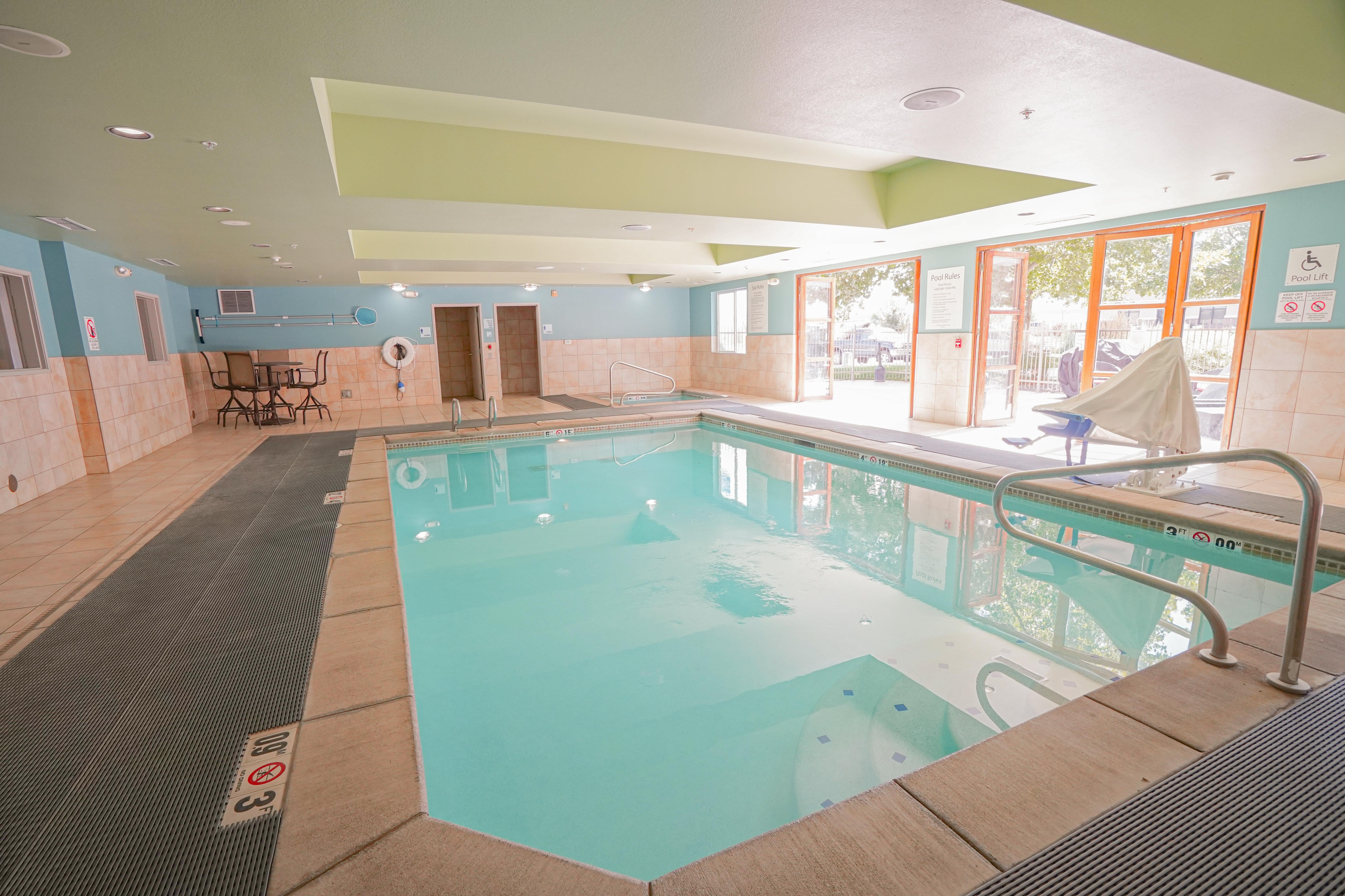 Holiday Inn Express Hotel & Suites Ontario By Ihg Екстериор снимка