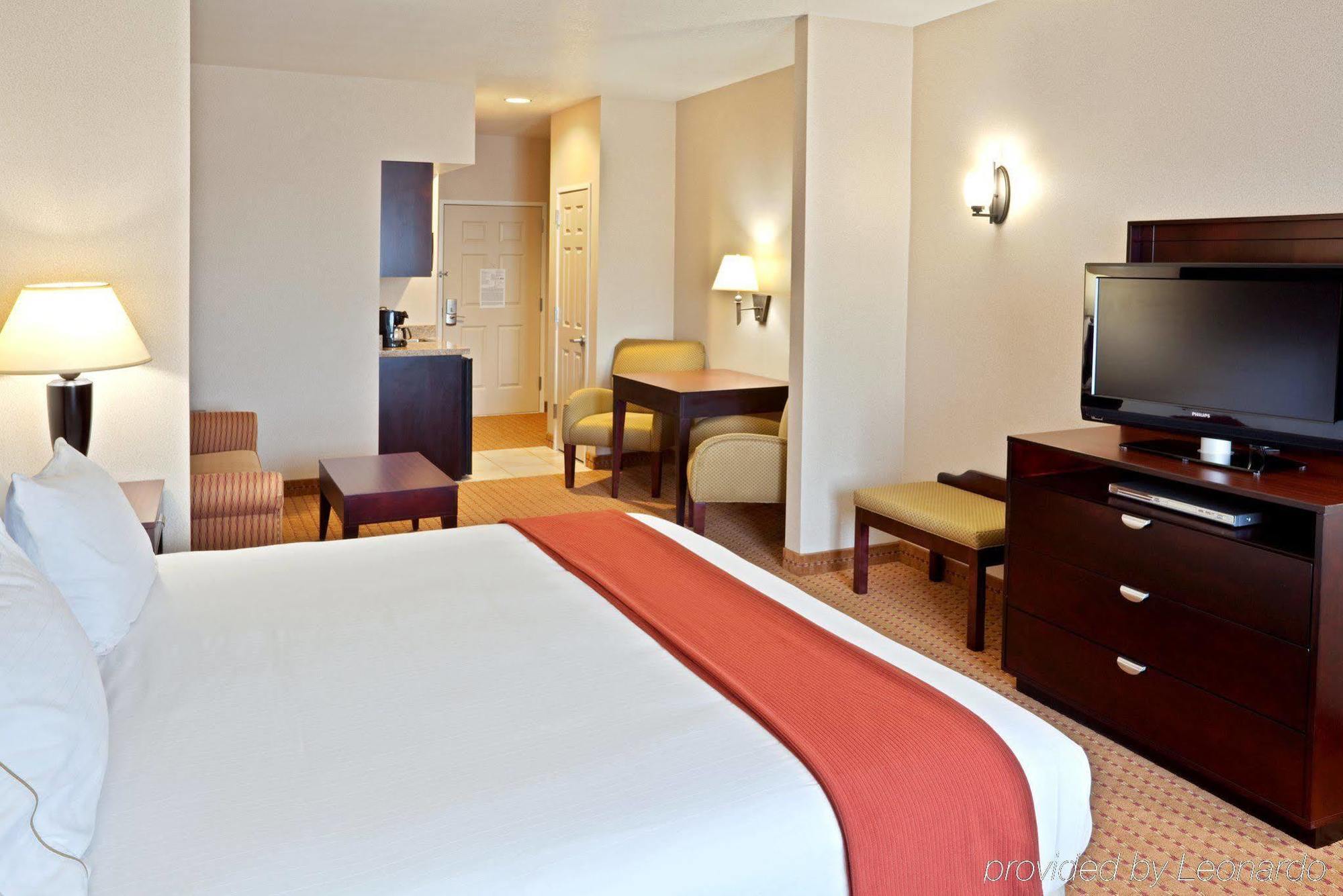 Holiday Inn Express Hotel & Suites Ontario By Ihg Екстериор снимка