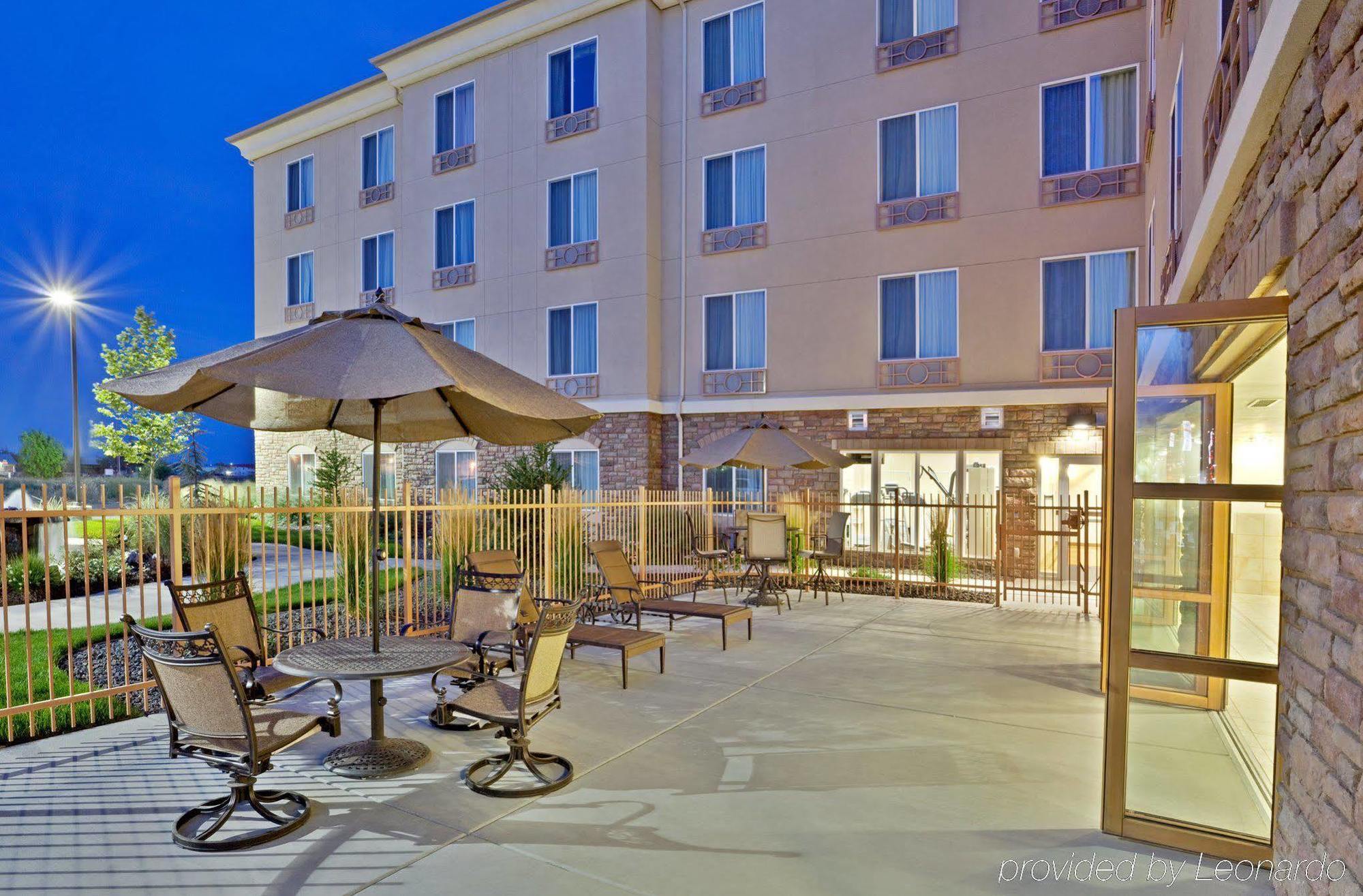 Holiday Inn Express Hotel & Suites Ontario By Ihg Екстериор снимка